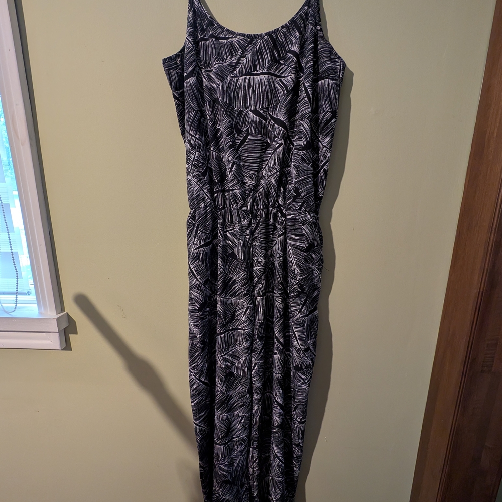 Reitmans Black and White Sleeveless Jumpsuit